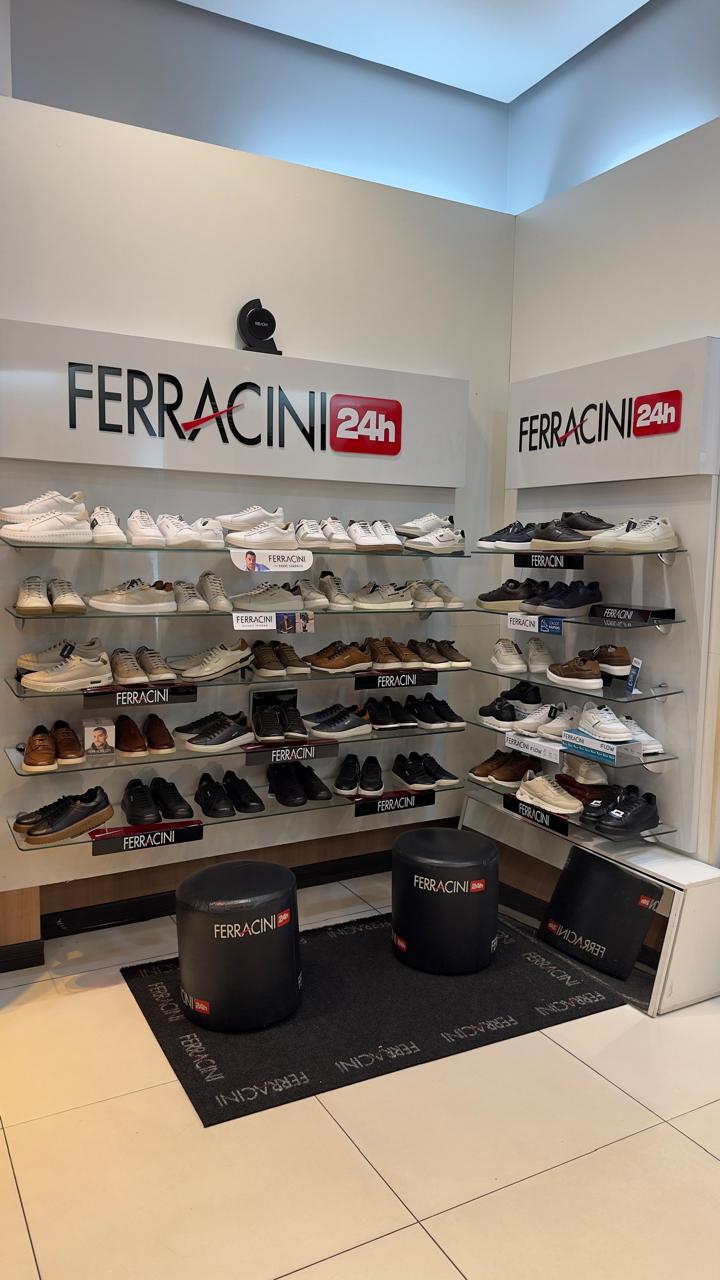 Expositor de calçados masculinos